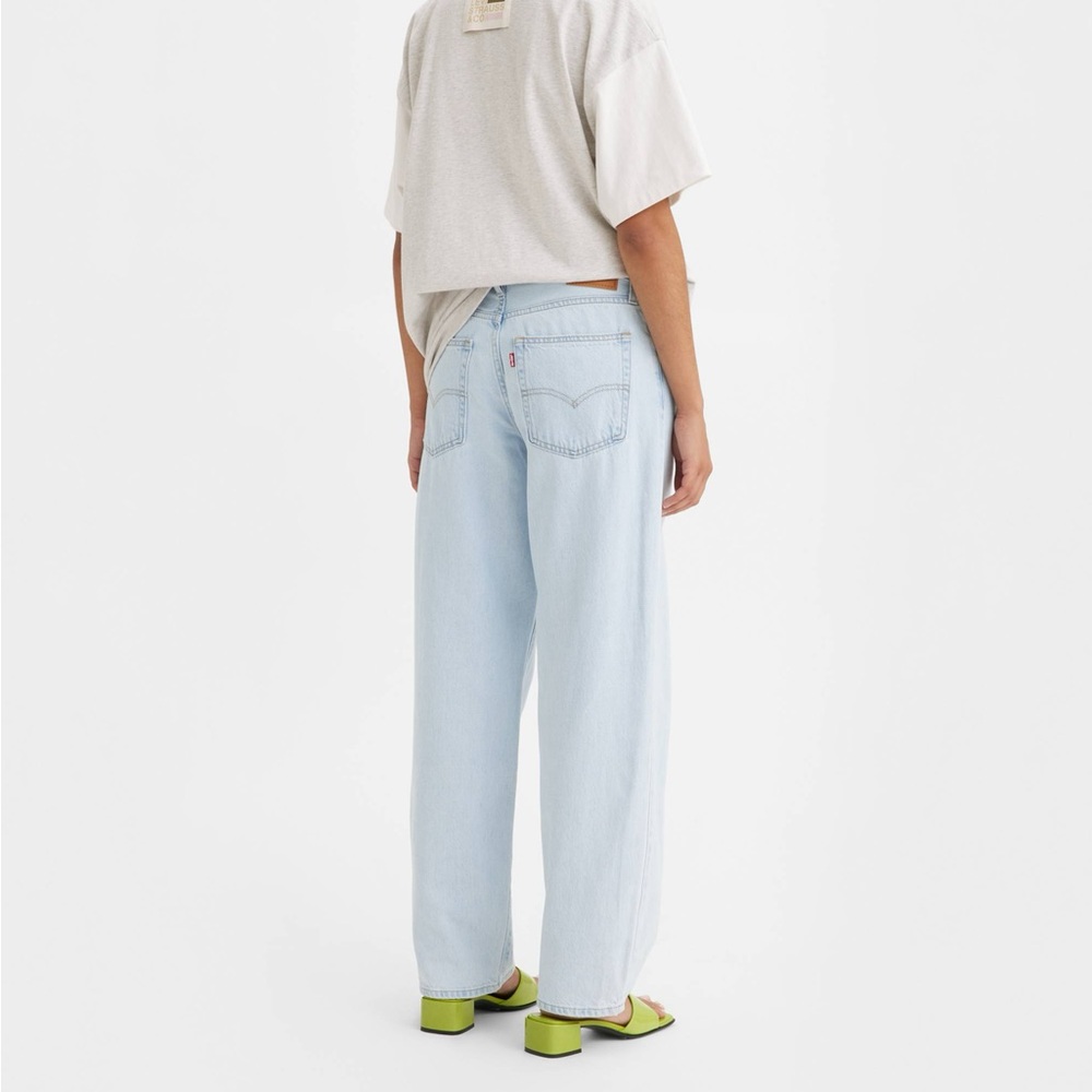 LEVI’S BAGGY DAD JEAN